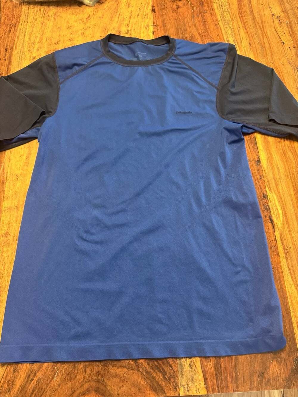 Patagonia Blue Black Short Sleeve Raglan T-Shirt